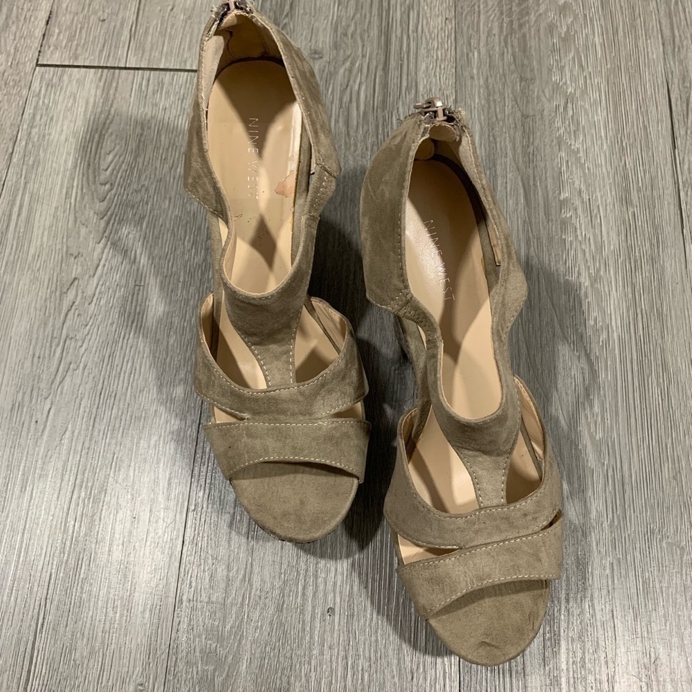 Nine West Python Wedge Platform Sandals Size 9.5 - image 1